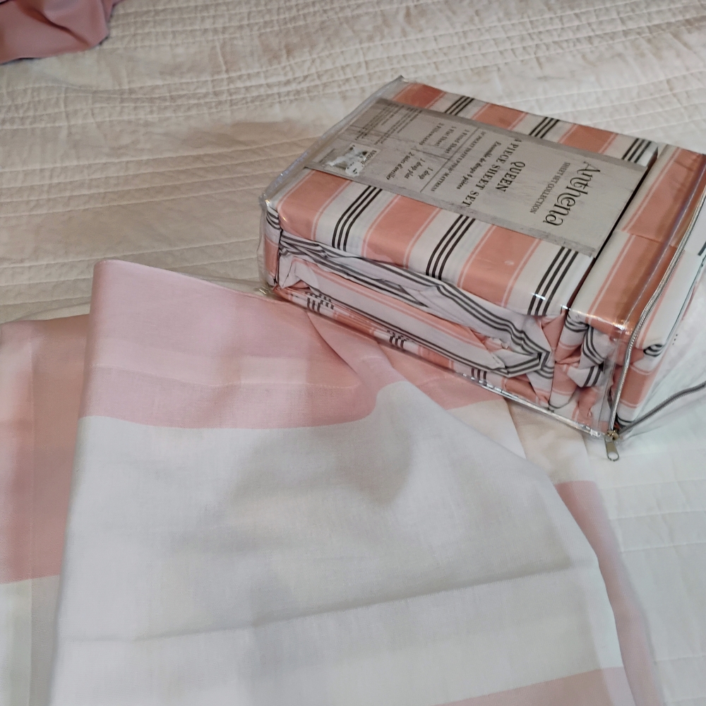 Athena Pink and White Queen Sheet Set And Pink And White Curtains - Picture 2 of 15